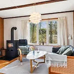 Σπίτι διακοπών Amazing In With 3 Bedrooms, Sauna And Internet