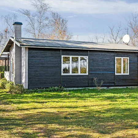 Amazing In With 3 Bedrooms, Sauna And Internet